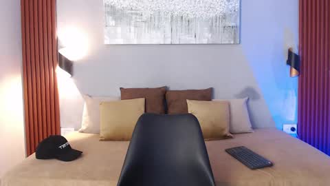 Dominic online show from 09/21/25, 09:49