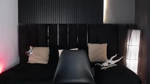 Dominic online show from 10/18/25, 10:10