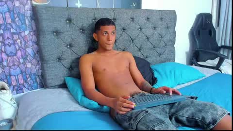 Snapshot of dominic_smith_ chatting on 01/09/25, 12:14 dominic_smith_ online show from 01/09/25, 12:14