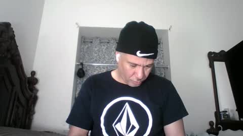 Snapshot of dominicanorico chatting on 04/20/26, 12:57 luis online show from 04/20/26, 12:57