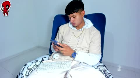 Snapshot of dominick_king chatting on 04/09/26, 02:44 Dominic online show from 04/09/26, 02:44
