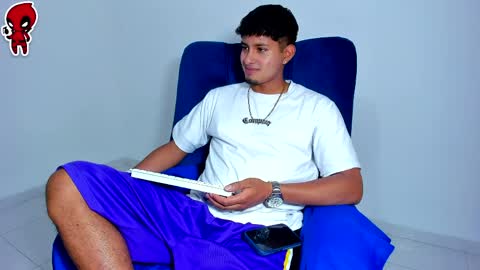 Snapshot of dominick_king chatting on 04/10/26, 12:16 Dominic online show from 04/10/26, 12:16