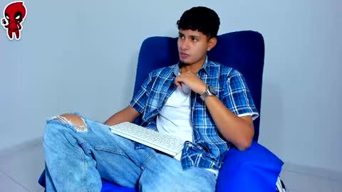 Snapshot of dominick_king chatting on 04/12/26, 02:16 Dominic online show from 04/12/26, 02:16