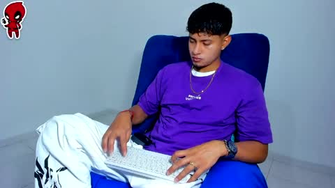 Snapshot of dominick_king chatting on 04/24/26, 02:25 Dominic online show from 04/24/26, 02:25