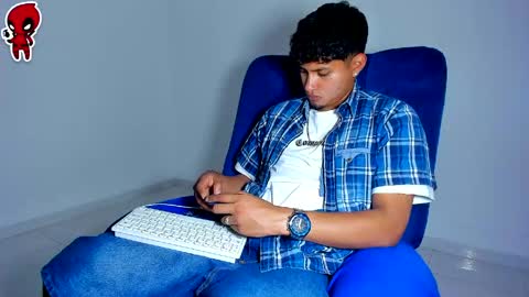 Snapshot of dominick_king chatting on 05/21/26, 04:08 Dominic online show from 05/21/26, 04:08