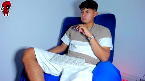 Snapshot of dominick_king chatting on 06/10/26, 08:19 Dominic online show from 06/10/26, 08:19