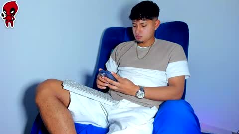 Snapshot of dominick_king chatting on 06/11/26, 12:32 Dominic online show from 06/11/26, 12:32