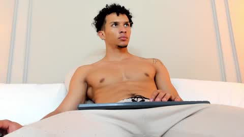 Snapshot of dominick_star chatting on 12/21/24, 09:44 Dominick Star online show from 12/21/24, 09:44