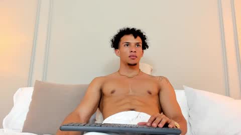 Snapshot of dominick_star chatting on 12/27/24, 04:47 Dominick Star online show from 12/27/24, 04:47