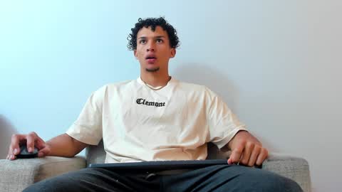 Snapshot of dominick_star chatting on 12/30/24, 03:25 Dominick Star online show from 12/30/24, 03:25