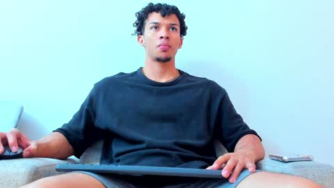 Snapshot of dominick_star chatting on 01/19/25, 04:54 Dominick Star online show from 01/19/25, 04:54