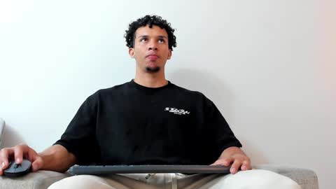 Snapshot of dominick_star chatting on 01/21/25, 03:04 Dominick Star online show from 01/21/25, 03:04