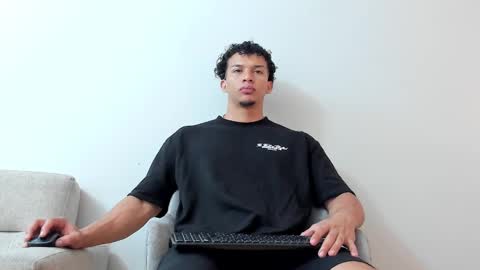 Snapshot of dominick_star chatting on 01/27/25, 03:26 Dominick Star online show from 01/27/25, 03:26