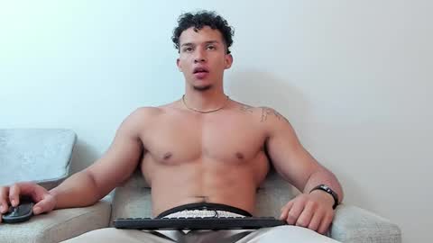 Snapshot of dominick_star chatting on 03/07/25, 04:24 Dominick Star online show from 03/07/25, 04:24