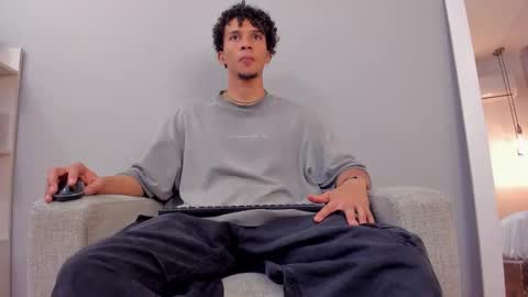 Snapshot of dominick_star chatting on 10/26/25, 04:07 Dominick Star online show from 10/26/25, 04:07