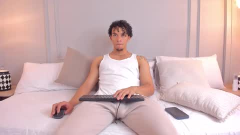 Snapshot of dominick_star chatting on 11/02/25, 04:04 Dominick Star online show from 11/02/25, 04:04