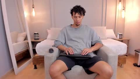 Snapshot of dominick_star chatting on 11/03/25, 03:41 Dominick Star online show from 11/03/25, 03:41