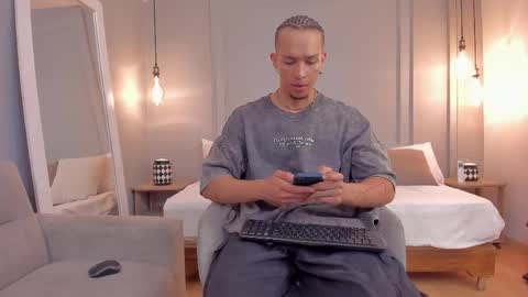 Snapshot of dominick_star chatting on 11/10/25, 04:11 Dominick Star online show from 11/10/25, 04:11