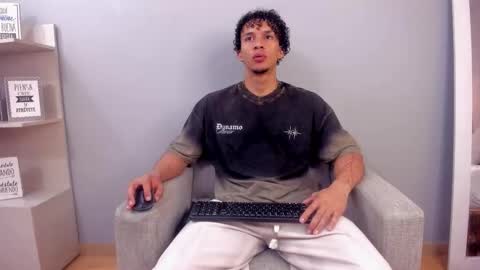 Snapshot of dominick_star chatting on 11/28/25, 04:04 Dominick Star online show from 11/28/25, 04:04