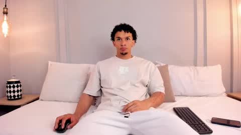 Snapshot of dominick_star chatting on 12/16/25, 03:44 Dominick Star online show from 12/16/25, 03:44