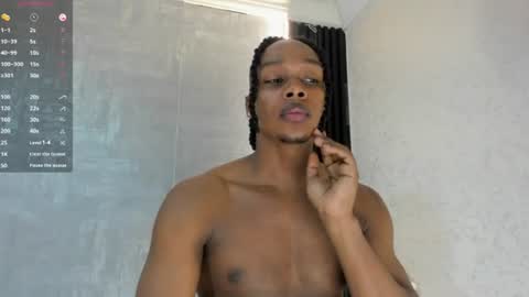 Snapshot of dominicsccott chatting on 06/10/26, 12:37 Dominicscott online show from 06/10/26, 12:37