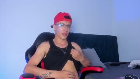 Snapshot of dominik_blake chatting on 04/13/26, 06:19 Dominik online show from 04/13/26, 06:19