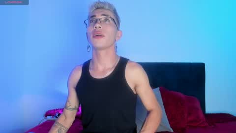 Snapshot of dominik_blake chatting on 05/02/26, 03:55 Dominik online show from 05/02/26, 03:55