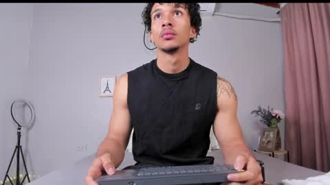 Snapshot of dominik_drake chatting on 03/31/26, 12:49 Dominik Drake online show from 03/31/26, 12:49