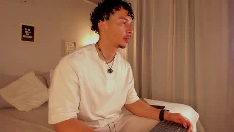 Snapshot of dominik_drake chatting on 05/01/26, 12:43 Dominik Drake online show from 05/01/26, 12:43