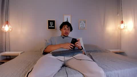 Snapshot of dominik_drake chatting on 05/20/26, 12:00 Dominik Drake online show from 05/20/26, 12:00