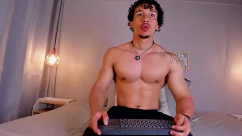 Snapshot of dominik_drake chatting on 05/22/26, 02:08 Dominik Drake online show from 05/22/26, 02:08