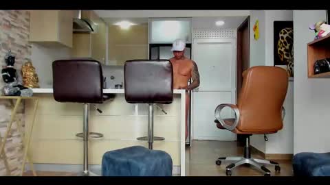 Snapshot of dominiofit chatting on 02/27/25, 06:31 Only fans Ronnie col---InstaRonniecolleman online show from 02/27/25, 06:31