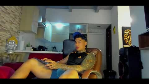 Snapshot of dominiofit chatting on 10/15/25, 02:22 Only fans Ronnie col---InstaRonniecolleman online show from 10/15/25, 02:22