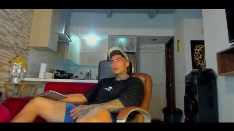 Snapshot of dominiofit chatting on 10/27/25, 01:53 Only fans Ronnie col---InstaRonniecolleman online show from 10/27/25, 01:53