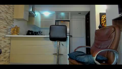 Snapshot of dominiofit chatting on 11/08/25, 10:30 Only fans Ronnie col---InstaRonniecolleman online show from 11/08/25, 10:30