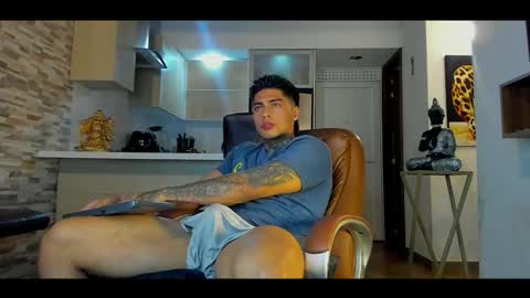 Snapshot of dominiofit chatting on 11/10/25, 01:15 Only fans Ronnie col---InstaRonniecolleman online show from 11/10/25, 01:15