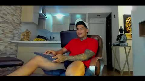 Snapshot of dominiofit chatting on 11/13/25, 12:09 Only fans Ronnie col---InstaRonniecolleman online show from 11/13/25, 12:09