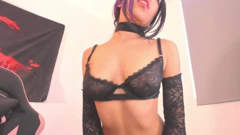 dominique_____ online show from 05/18/26, 08:03