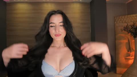 Dominique online show from 01/13/25, 11:38