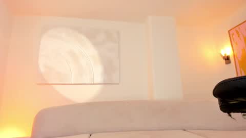 Dominique online show from 03/11/25, 07:58