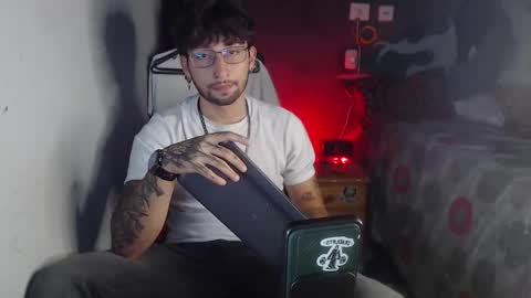 Snapshot of dominus_kane chatting on 11/23/25, 06:35 dominus_kane online show from 11/23/25, 06:35