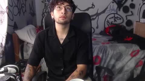 Snapshot of dominus_kane chatting on 12/21/25, 02:35 dominus_kane online show from 12/21/25, 02:35