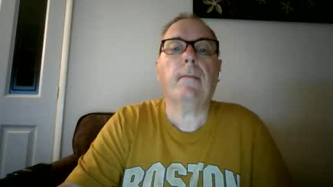 Snapshot of domjolly08 chatting on 09/18/25, 09:17 David uk online show from 09/18/25, 09:17