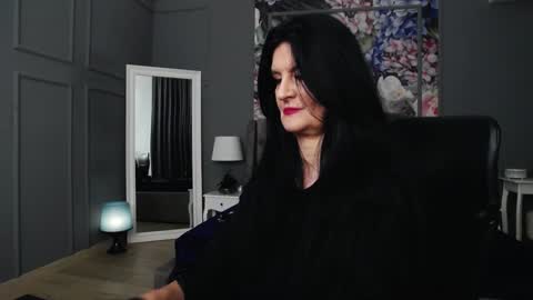 Snapshot of dommelisa chatting on 12/12/24, 09:15 Dom Melisa online show from 12/12/24, 09:15