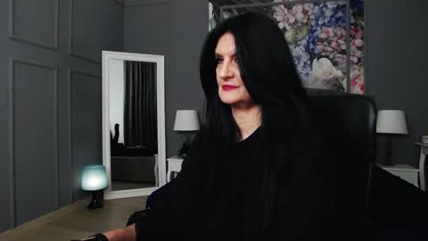 Snapshot of dommelisa chatting on 01/04/25, 10:13 Dom Melisa online show from 01/04/25, 10:13