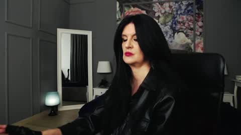 Snapshot of dommelisa chatting on 01/22/25, 09:32 Dom Melisa online show from 01/22/25, 09:32