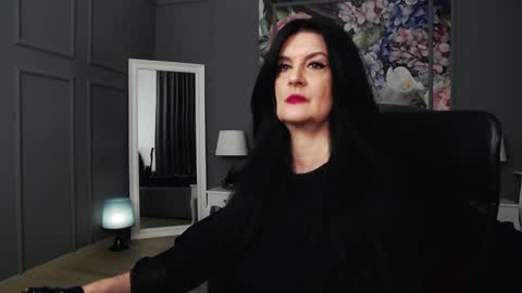 Snapshot of dommelisa chatting on 02/08/25, 12:28 Dom Melisa online show from 02/08/25, 12:28