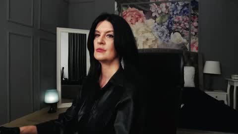 Snapshot of dommelisa chatting on 02/22/25, 04:40 Dom Melisa online show from 02/22/25, 04:40