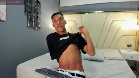 Snapshot of domminick18 chatting on 10/01/25, 08:48 Domminick18 online show from 10/01/25, 08:48