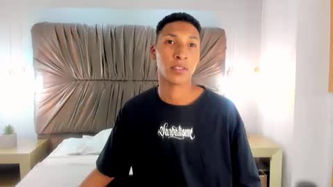 Snapshot of domminick18 chatting on 10/17/25, 07:38 Domminick18 online show from 10/17/25, 07:38